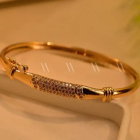 Stylish Design Crystal Stones Bracelet for Girls/Women.