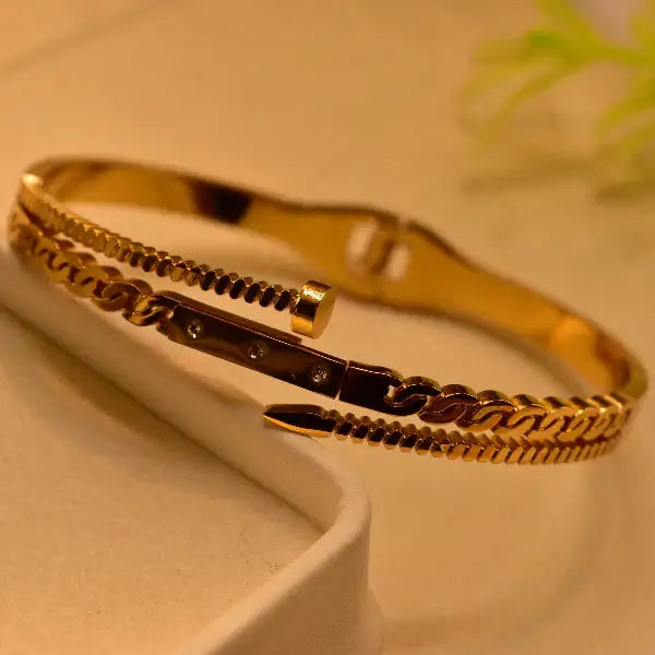 Stylish Unique Design Gold Plated Bracelet for Girls/Women.