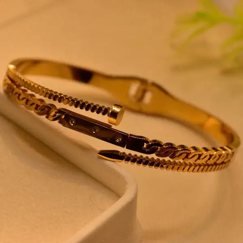 Stylish Unique Design Gold Plated Bracelet for Girls/Women.