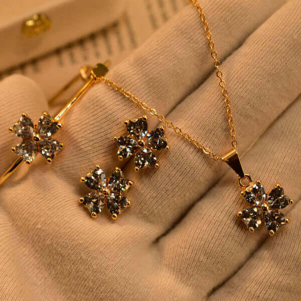 Fancy Unique Design Gold Plated Necklace Set for Girls/Women.